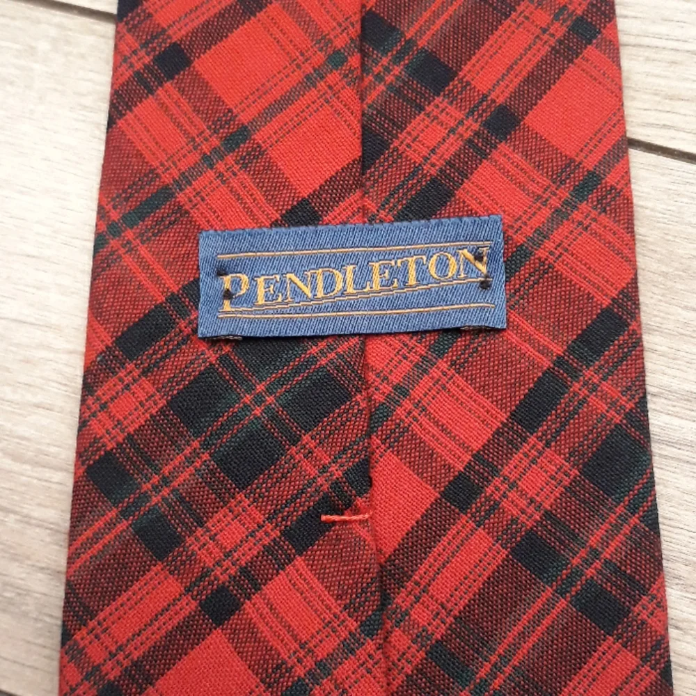 PENDLETON Red‎ Black Plaid Wool Mens Tie USA RARE